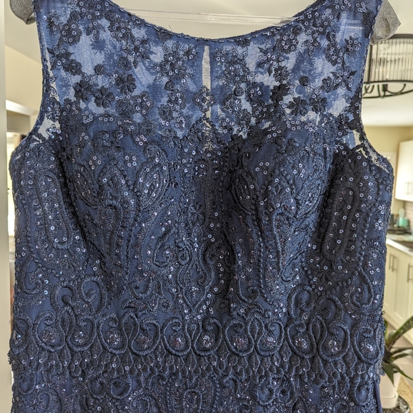 Mother-of-the-bride gown by Montage by Mon Cheri. Navy, size 14 - Picture 9 of 13